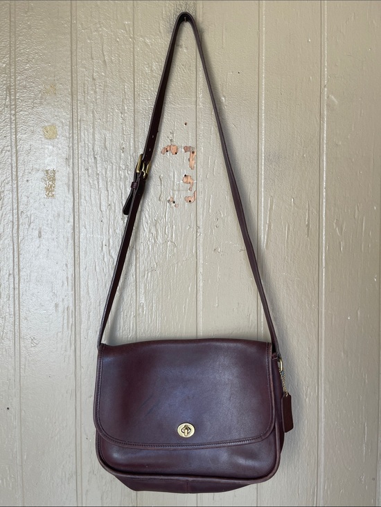 Coach Handbags - Coach Vintage 9790 Leather Crossbody Bag